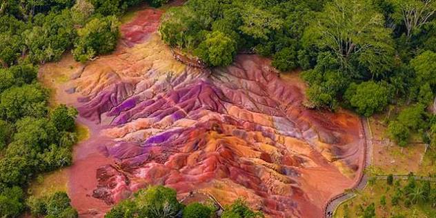 Chamarel Seven Coloured Earths