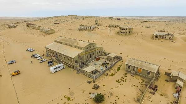 Kolmanskop Ghost Town