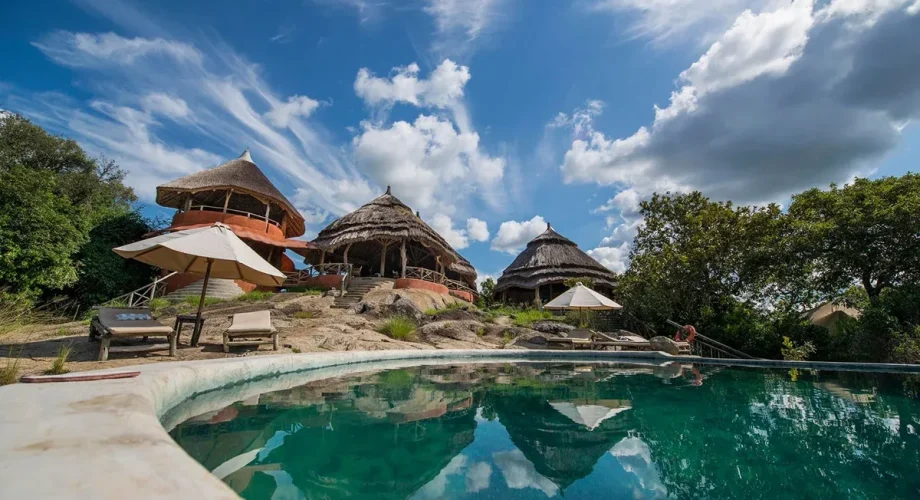 Best Uganda Luxury Safari Camps & Lodges