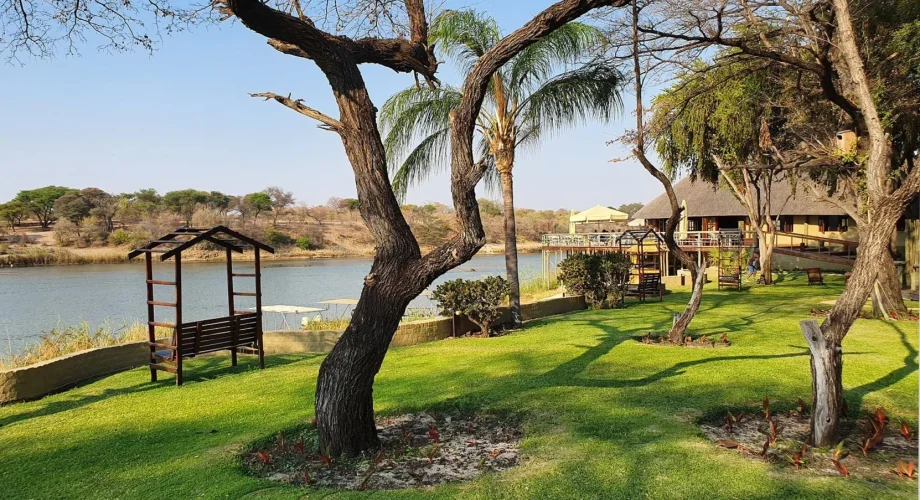 Zambezi Hakusembe River Lodge