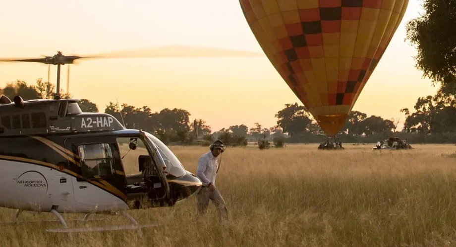 air-balloon-okavango_with-helicopter_-1